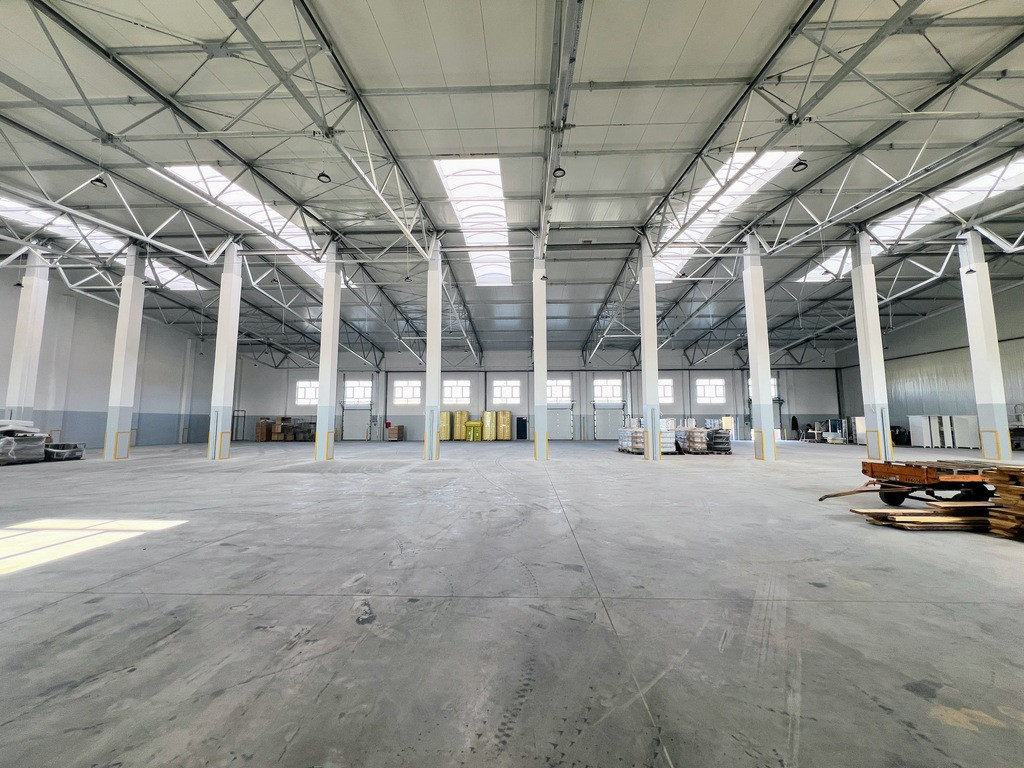 Hala wysokiego składowania 2100 m², mieszkania - Widok 2