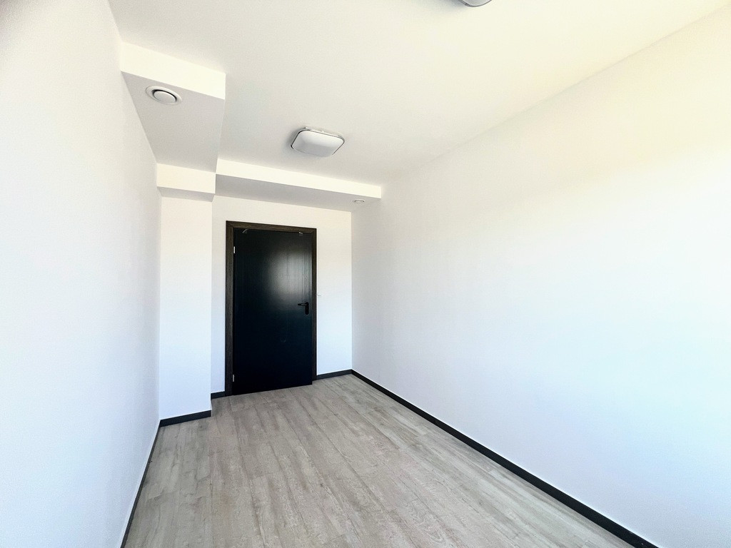 Hala wysokiego składowania 2100 m², mieszkania - Więcej