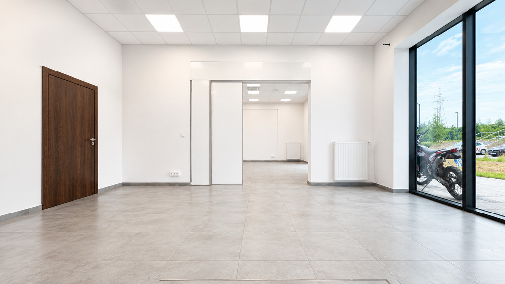 CARPATIA - Lokal 103 m² - parter+szklana witryna - Widok 2