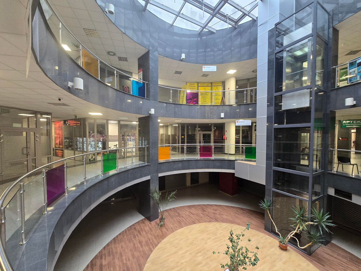 Lokal handlowo- usługowy 142 m² Praga Południe - Więcej