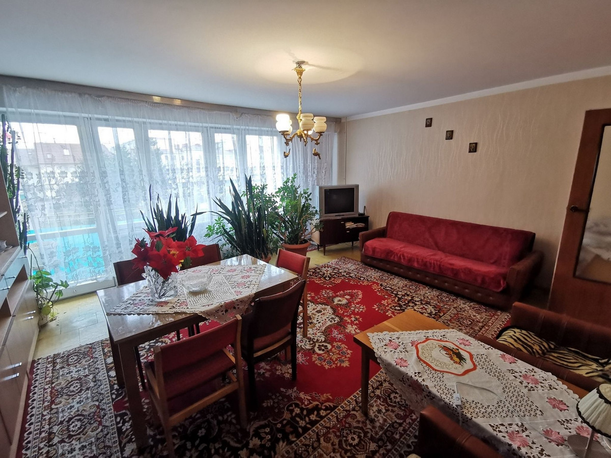 Mieszkanie 4-pok., I piętro, 2 piwnice- Złotów (centrum) - Widok 2