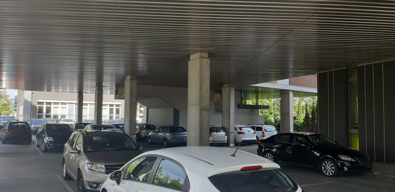 Miejsca postojowe – ul. Cybernetyki 19, Mokotów - Widok 2