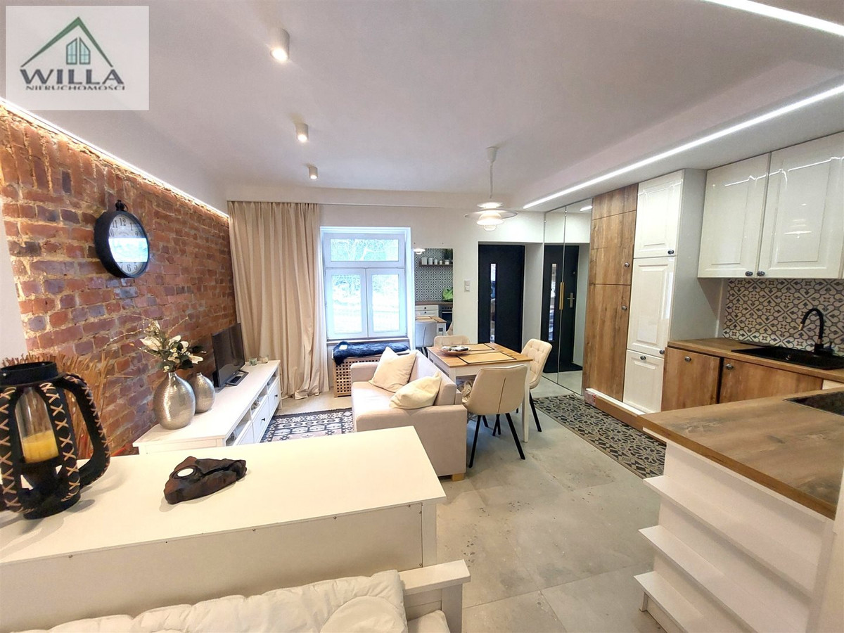 Apartment in Wałbrzych, Kolonia Trzech Róż, Stary Zdrój - Widok 3