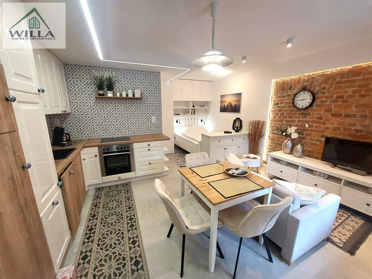 Apartment in Wałbrzych, Kolonia Trzech Róż, Stary Zdrój - Widok 2