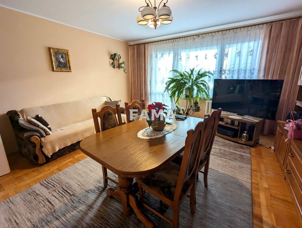 3-pok., 64,1 mkw, Południe, Jedn. E, loggia - Widok 2