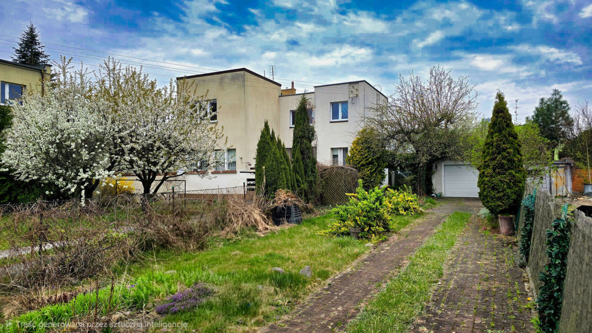 Kuća, 136 m², plac 762 m²