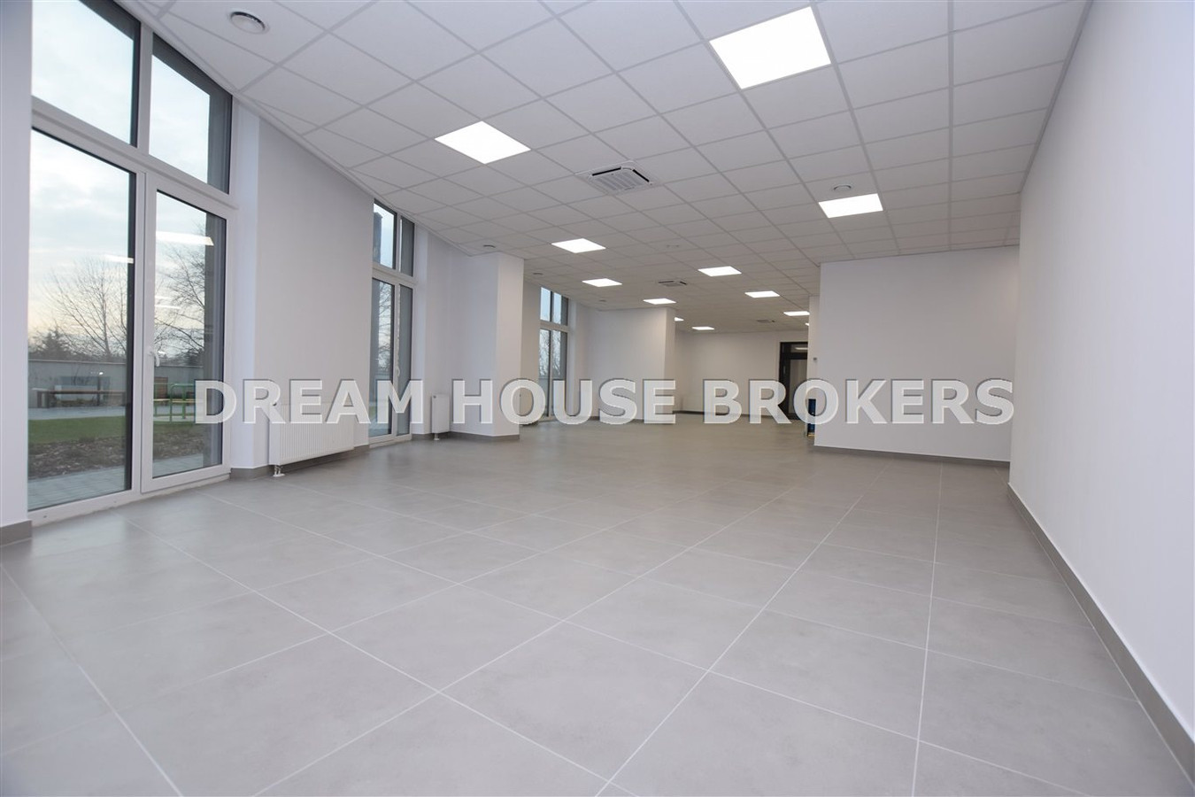 Lokal na wynajem w ST55! 120 m² - Widok 4