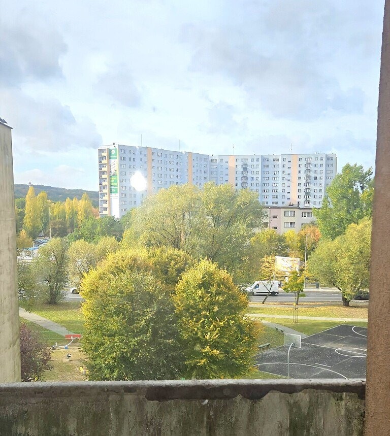 Dwupokojowe, rozkładowe mieszkanie na oś. Majowym