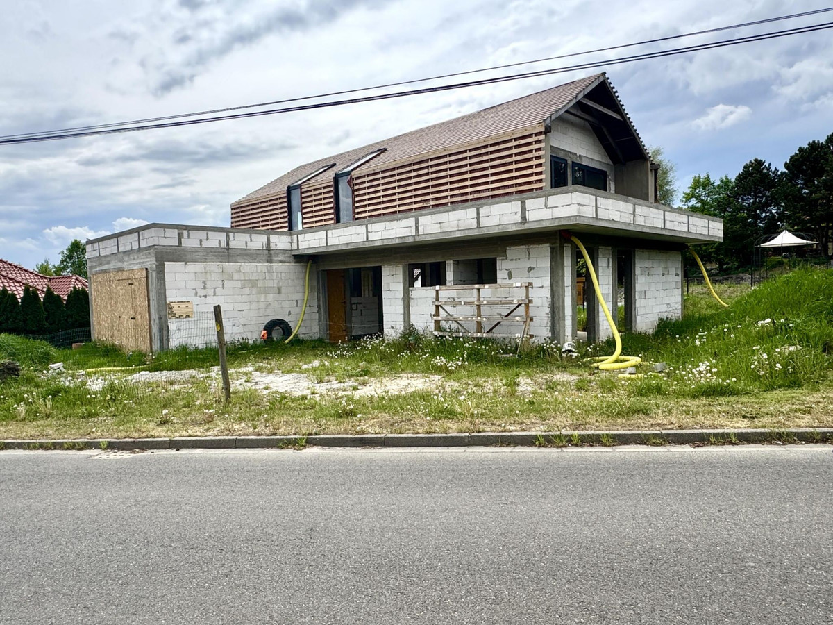 House in Katowice, Kostuchna - More