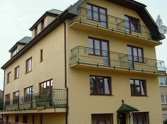Kuća, 550 m², zemljište 470 m²