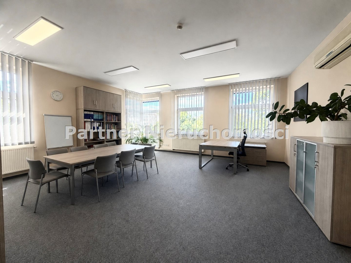 Atvinnuhúsnæði, 102 m²