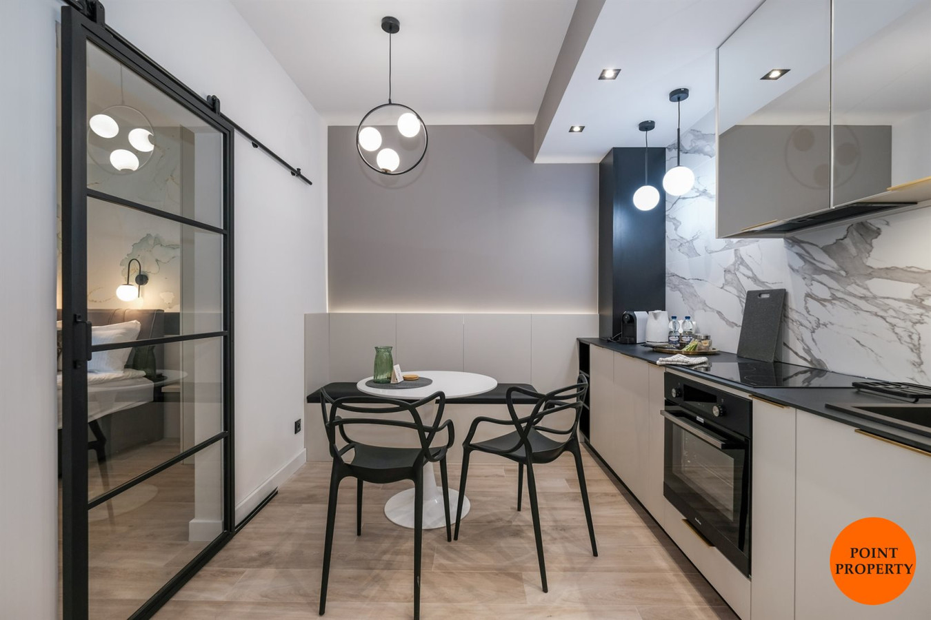 Salon z kuchnią+sypialnia, ok. Narutowicza - Więcej