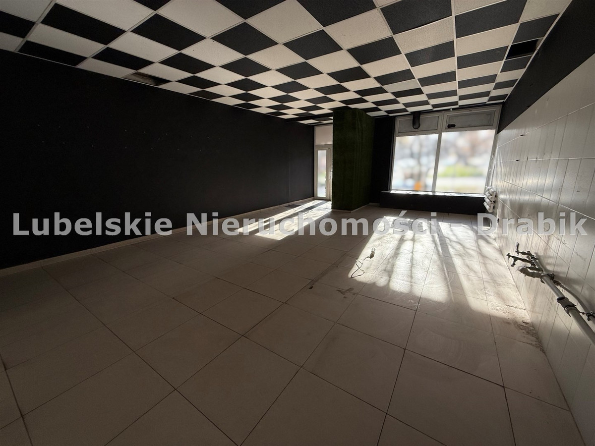 Lokal handel-usługi 111 m² - osiedle duży ruch - Widok 2