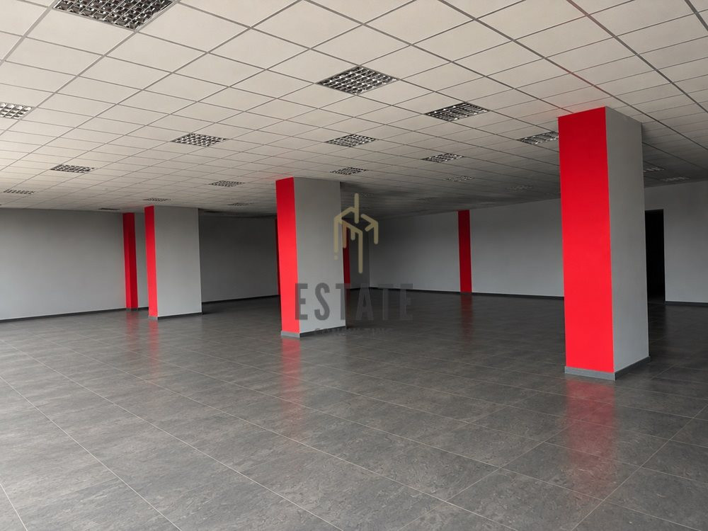 Powierzchnia usługowa na parterze - Widok 2