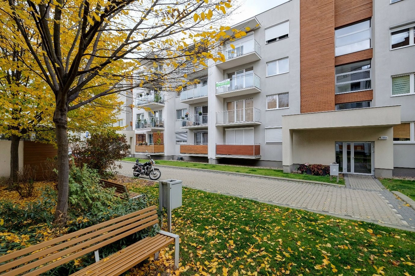 2 pokoje, balkon, komórka, garaż