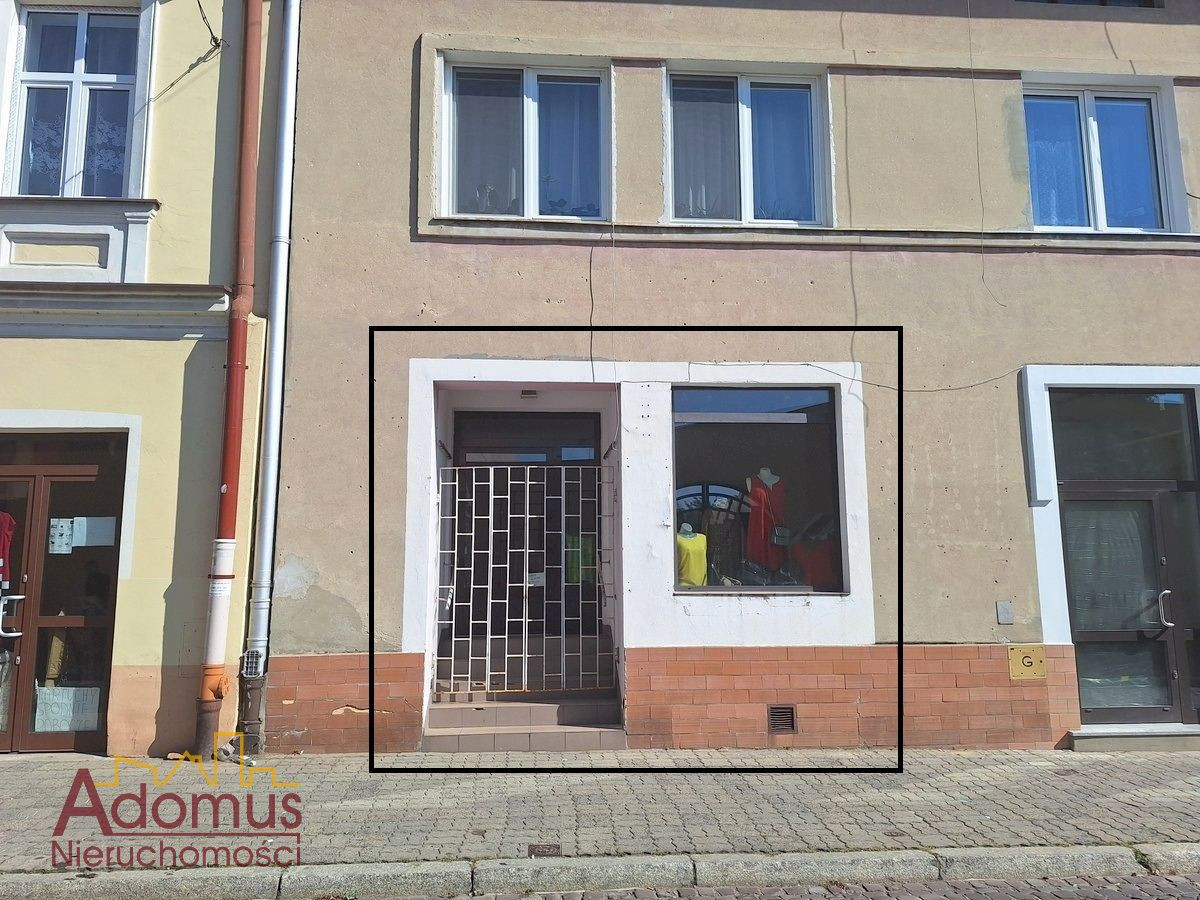 Lokal w centrum z witryną i prywatnym parkingiem - Widok 2