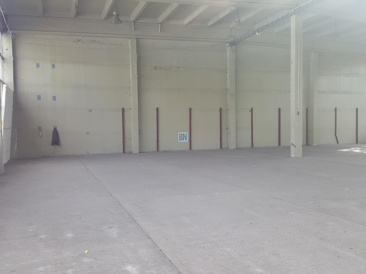 Hala 1200 m 2 z rampą
