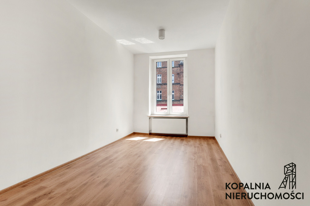 Apartment in Chorzów, Osiedle Różanka, Centrum - Widok 6