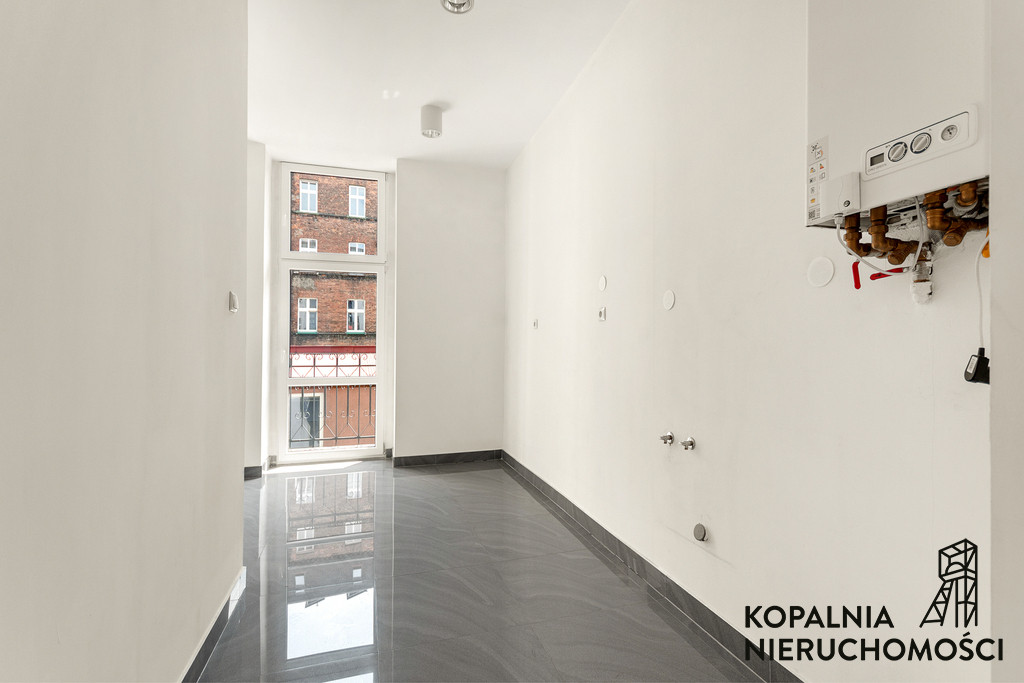 Apartment in Chorzów, Osiedle Różanka, Centrum - Widok 2