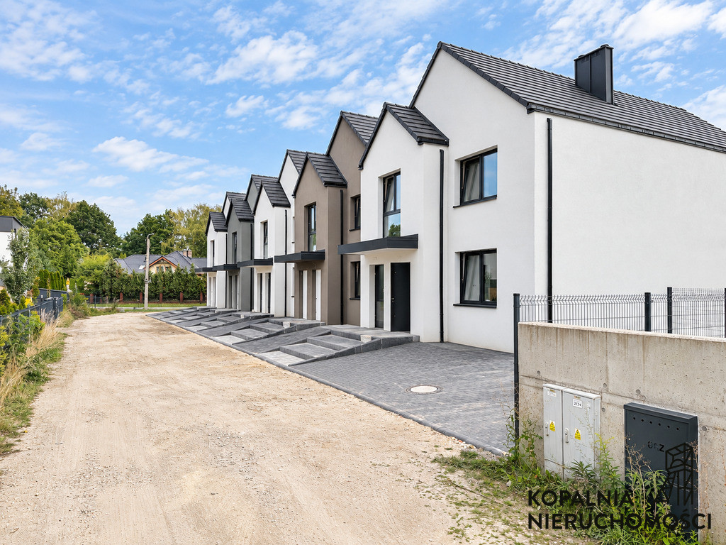 Apartment in Dąbrowa Górnicza, Korzeniec - More