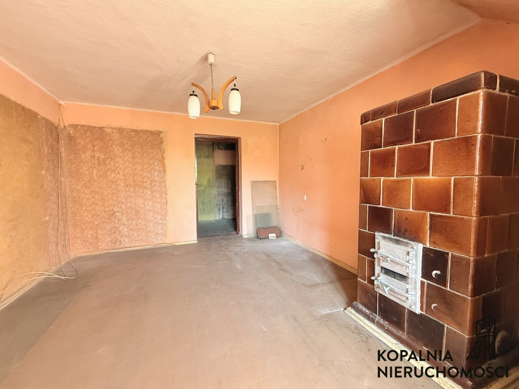 Mieszkanie do remontu, możliwość 3 pokoi - Bytom Rozbark