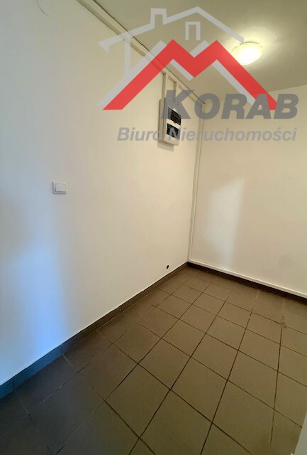 Lokal użytkowy 44 m² wysoki parter z witryną - More