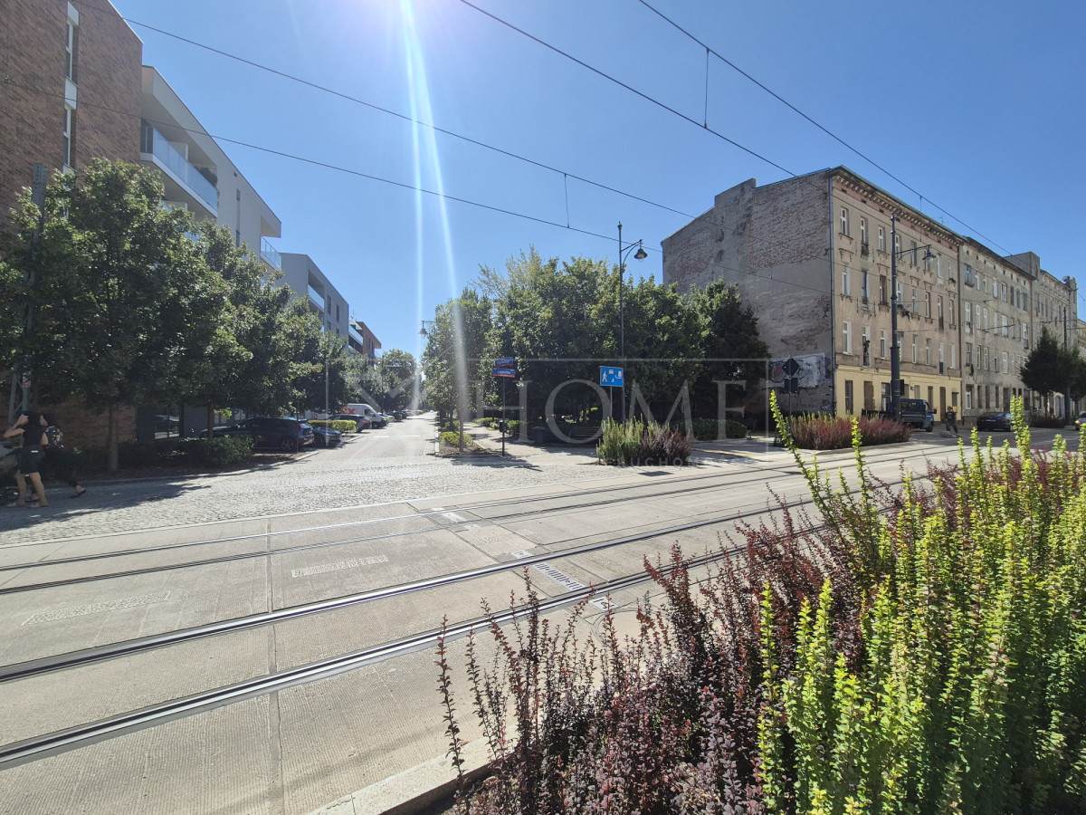 Lokal usługowy Front Centrum, Polesie, Manufaktura - Więcej