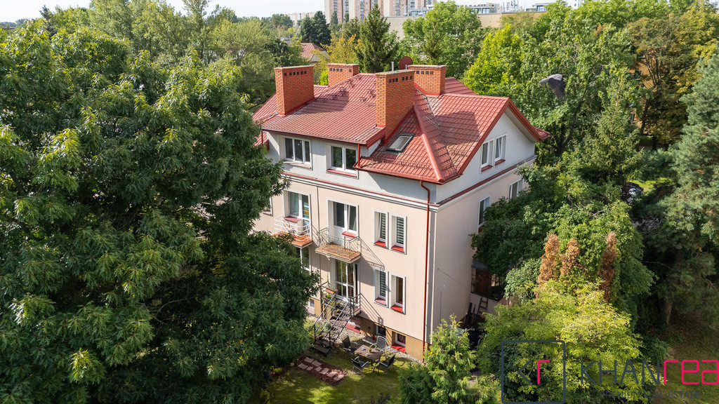 Maja, 230 m², krunt 364 m²