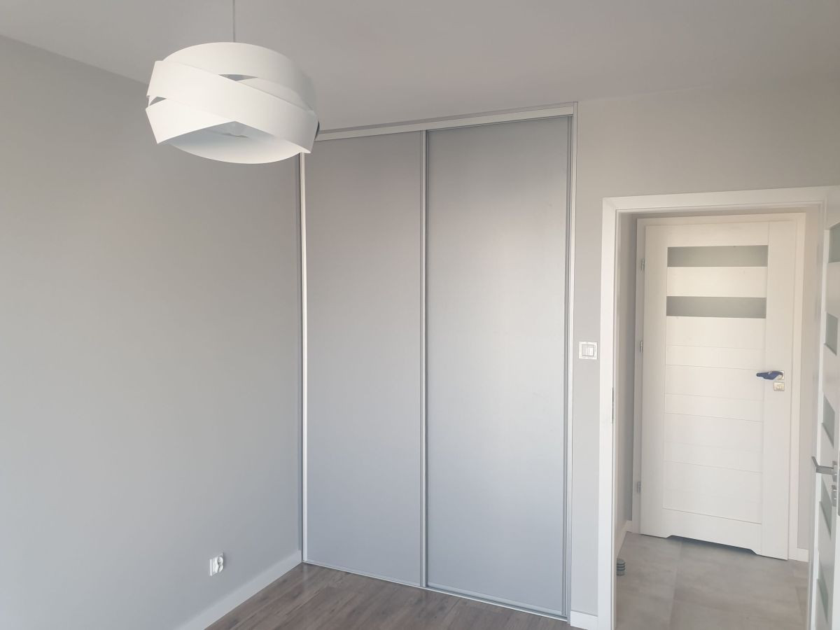 Miejsce Postojowe i 2 balkony - Widok 2