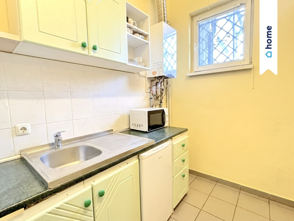 Biuro na wynajem 40 m² , 1. piętro blisko przystanku - Więcej