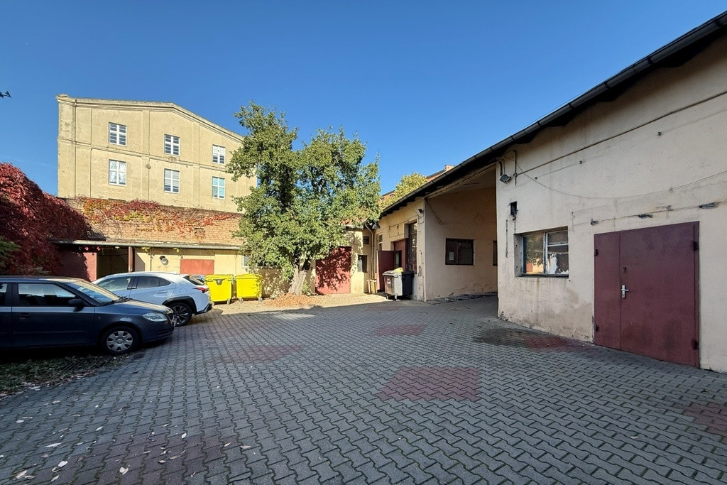 Lokal na produkcję, warsztat, magazyn