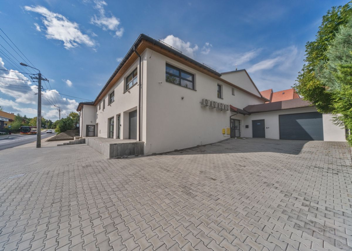 Budynek/lokale wynajem, Sobieskiego Stare Bielsko - Więcej