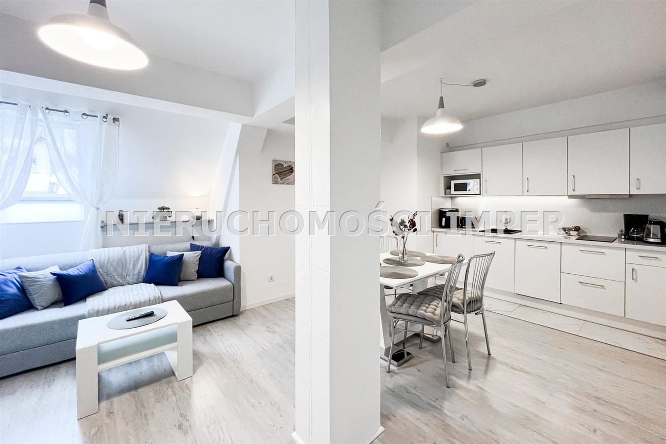 Apartament w centrum, garaż, ogrzewanie miejskie - Więcej