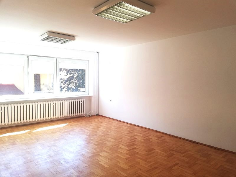 POŁOWA DOMU WYŁĄCZNIE NA BIURO FIRMY, ok. 200 m² - Widok 2