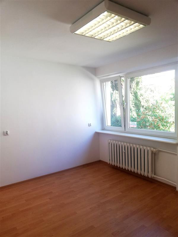 POŁOWA DOMU WYŁĄCZNIE NA BIURO FIRMY, ok. 200 m² - Więcej