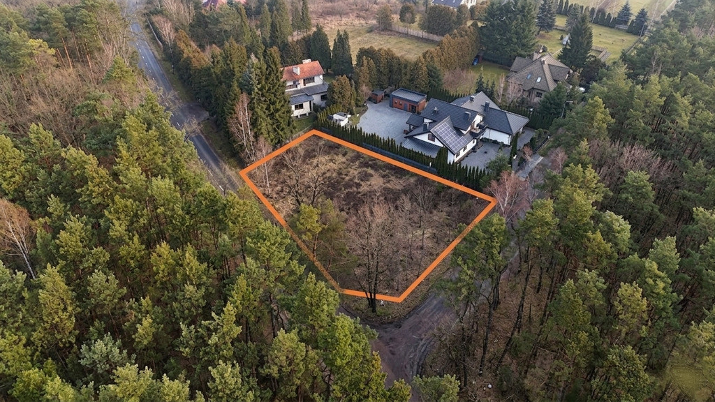 Plac, 1233 m²