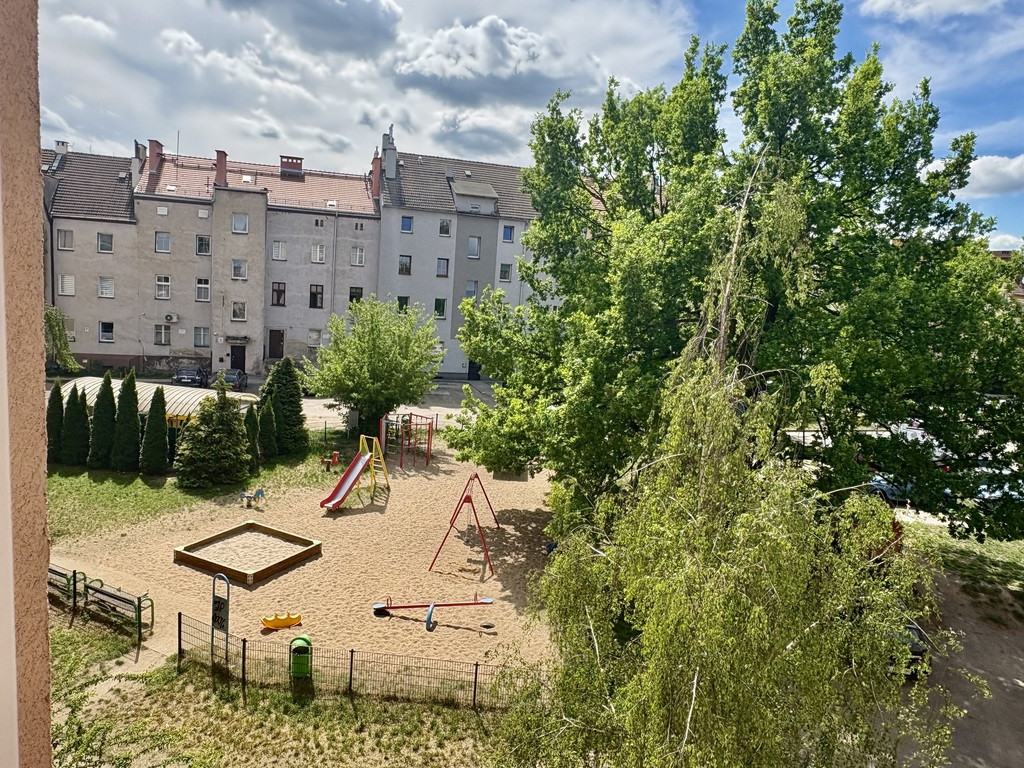 Apartment in Legnica, Zakaczawie, Osiedle Mikołaja Kopernika - Widok 2