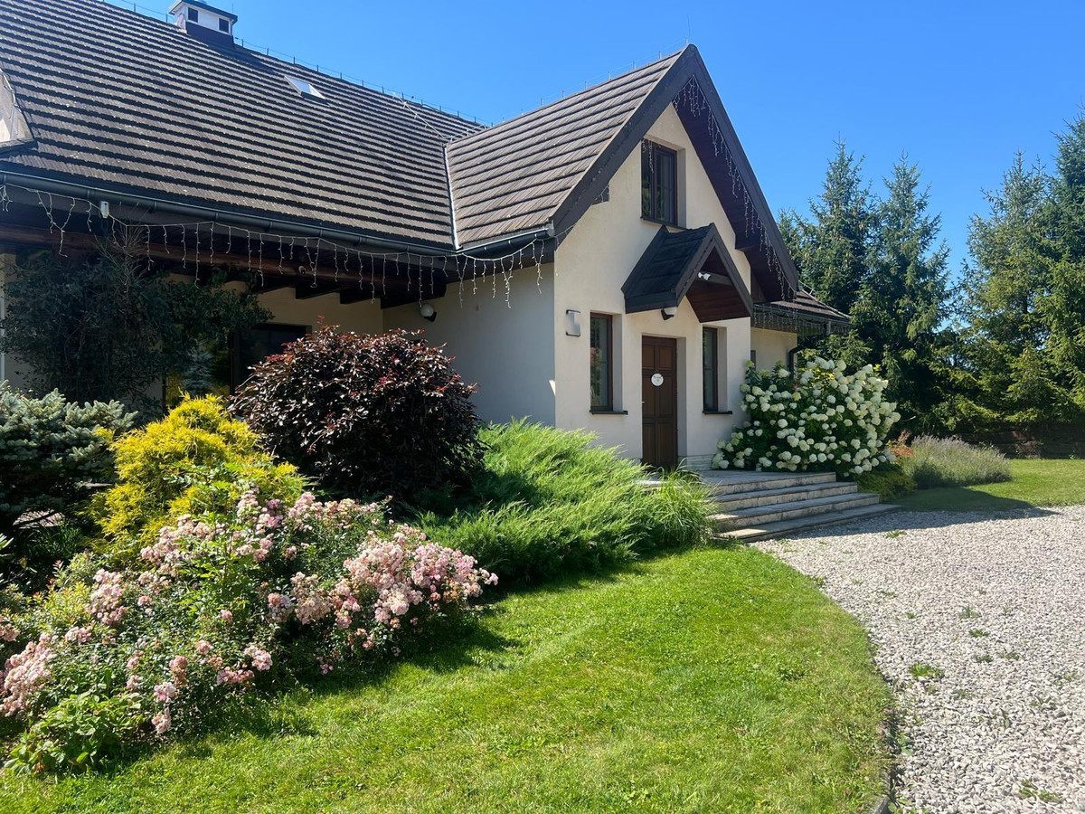 Ev, 282 m², arsa 34745 m²