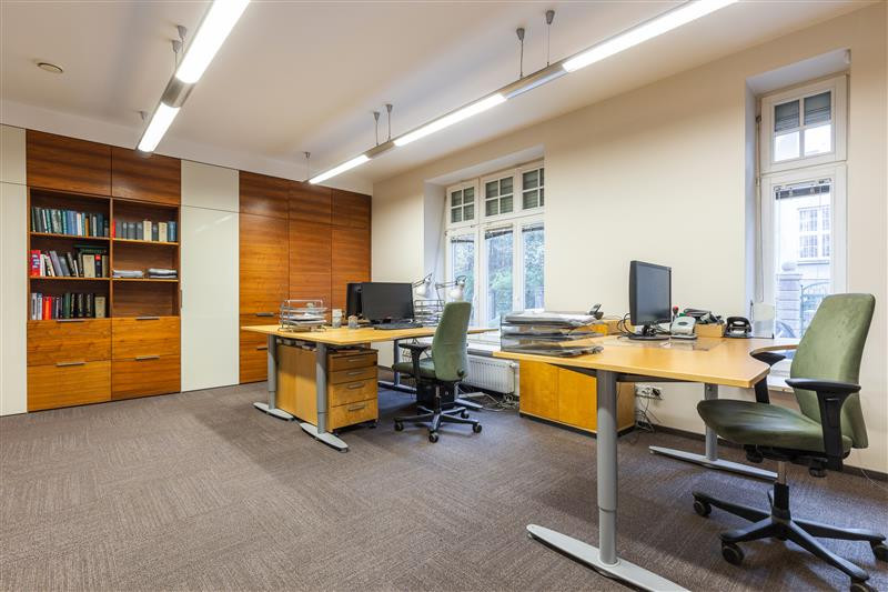 Äripind, 60 m²