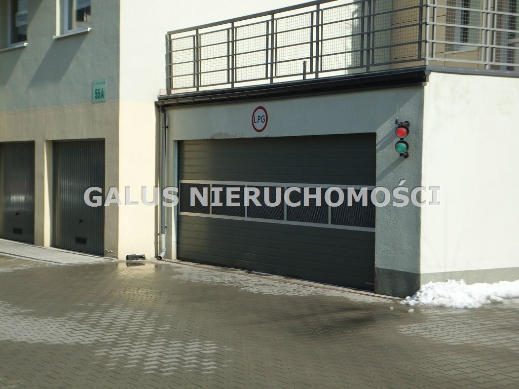 Garaż w budynku nr. 55 w os. Marchołta - Widok 5