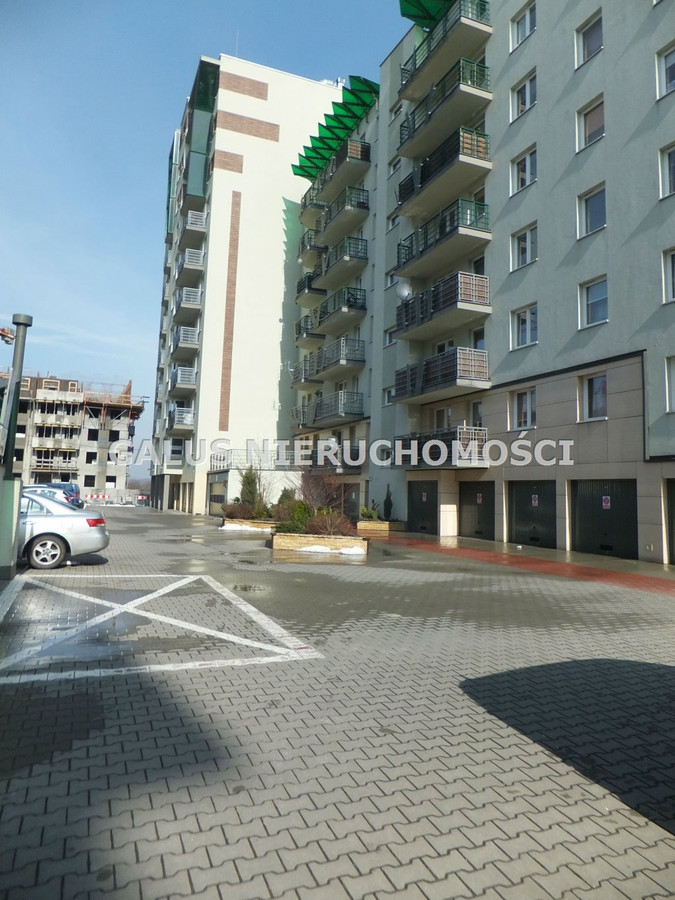 Garaż w budynku nr. 55 w os. Marchołta - Więcej