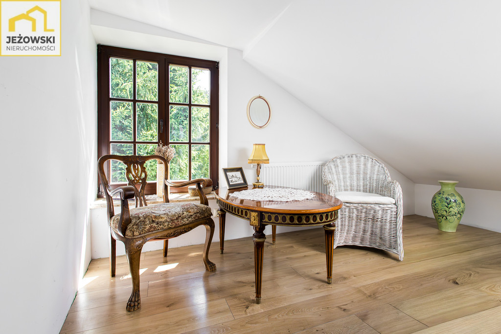 Hus, 180 m², tomt 701 m²