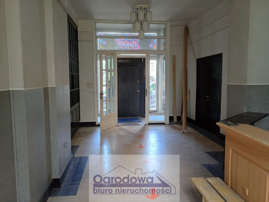 Locale commerciale, 270 m²
