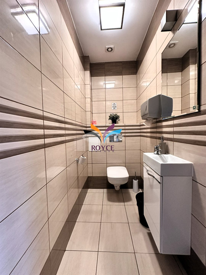 pomieszczenie biurowe 22 m² duży parking klima - Więcej