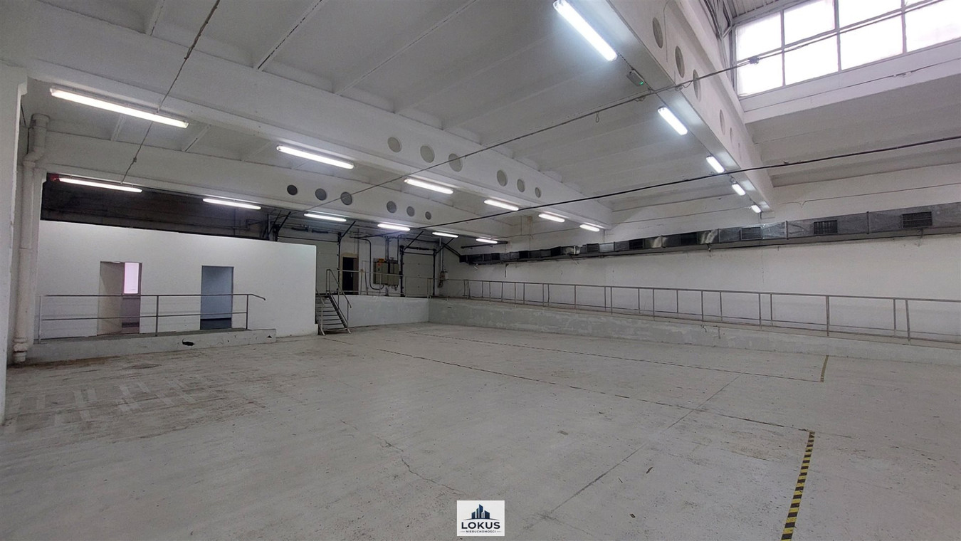Magazyn Produkcja biuro parking - Widok 3