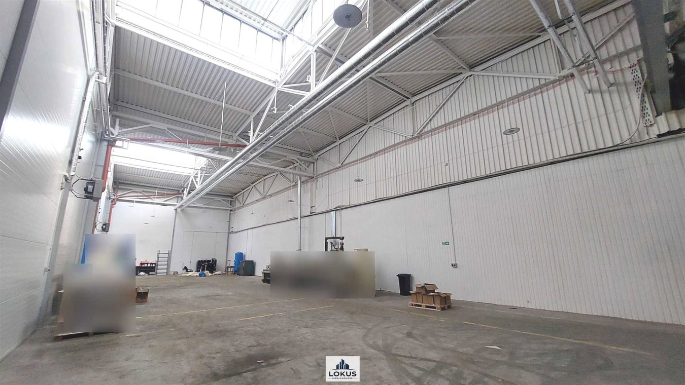 Hala handlowo-magazynowa z biurem parking - Widok 2