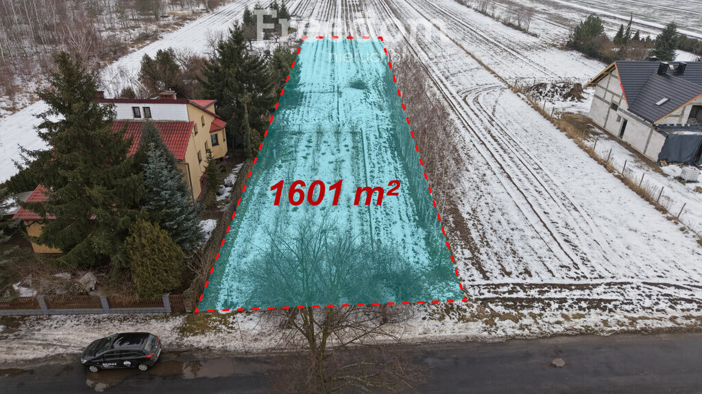 Zeme, 1601 m²