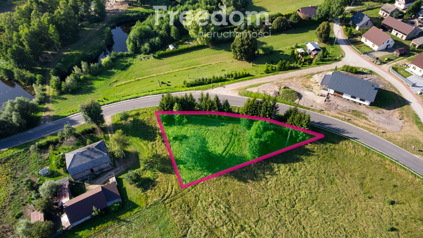 Malowniczo położona działka 800 m² z MPZP - Więcej