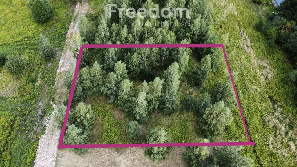 Działka budowlana 1305 m², media, 4 działki - Więcej