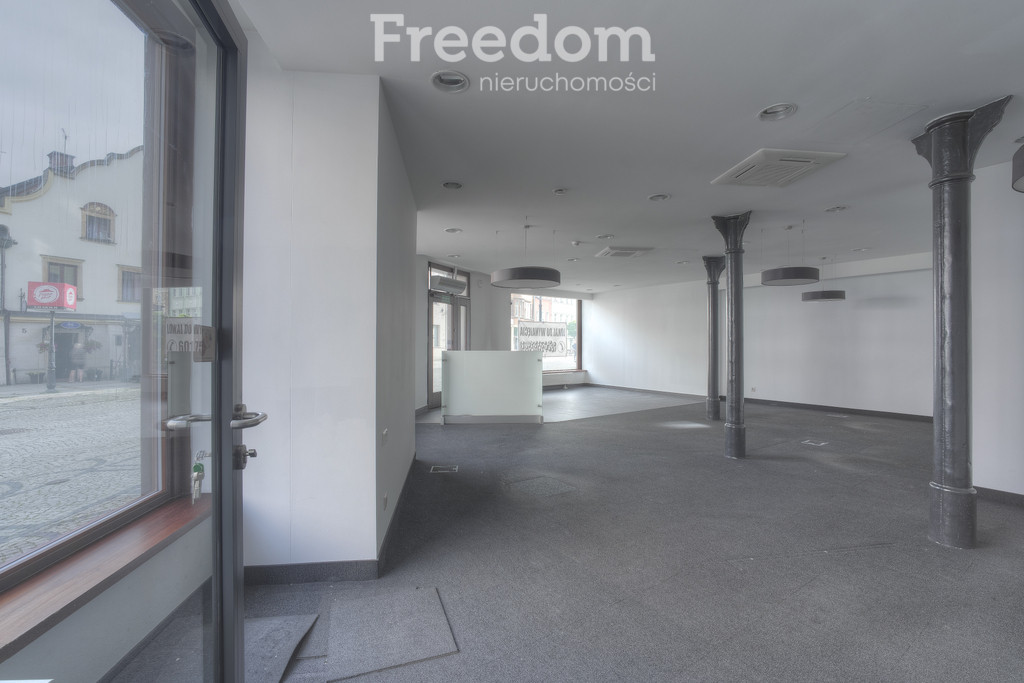 Atrakcyjny lokal usługowy w centrum Jeleniej Góry - Widok 5